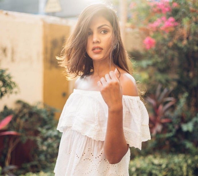 Rhea Chakraborty Wiki, Age, Boyfriend, Husband, Family, Biography & More