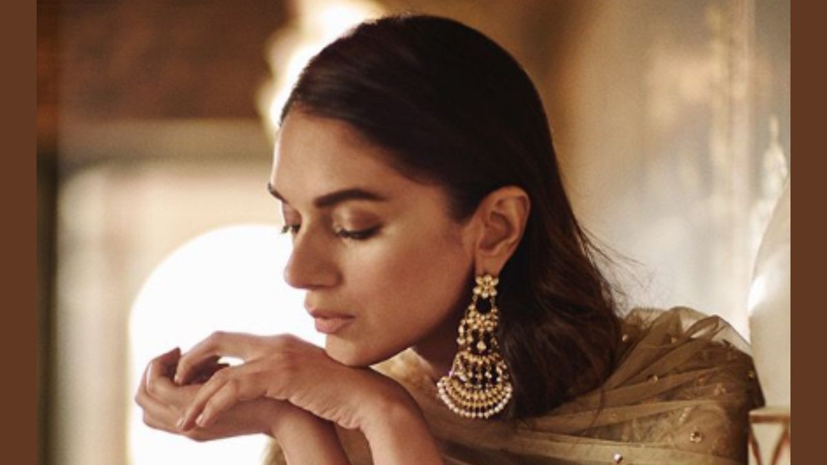 Aditi Rao Hydari Denies Getting Married As Paps Congratulate Her At Airport: ‘Not Yet…’ | Watch