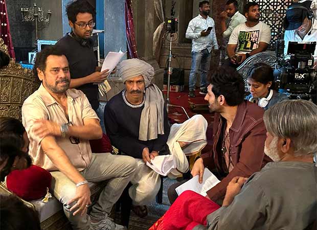 Bhool Bhulaiyaa 3: Anees Bazmee intensely discusses scenes with Kartik Aryan, and others in these BTS photos