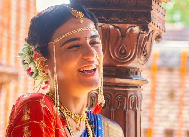 Radhikka Madan gives traditional vibes as she dresses up as a Marathi bride in Sarfira